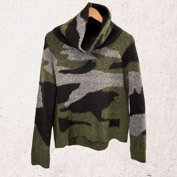 RD Style Green and Black Cowl Neck Sweater - Picture 1 of 3